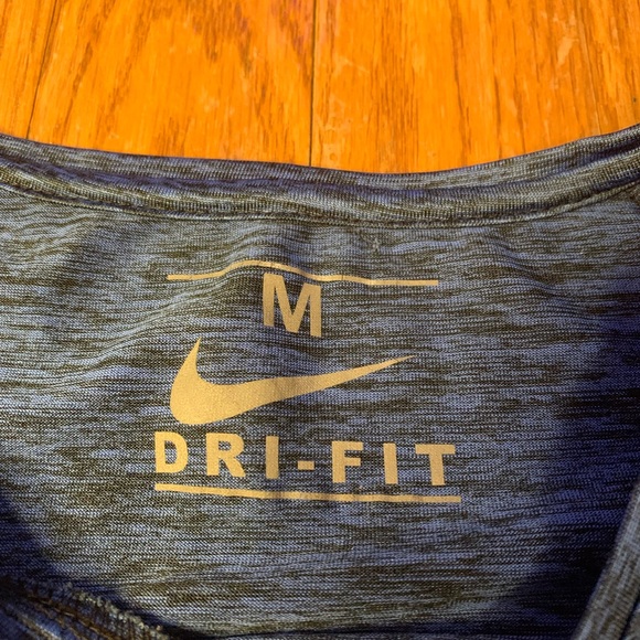 Nike Dri-FIT CLIMACOOL Heather Grey/Blue Performance T-Shirt (M) - Picture 5 of 7